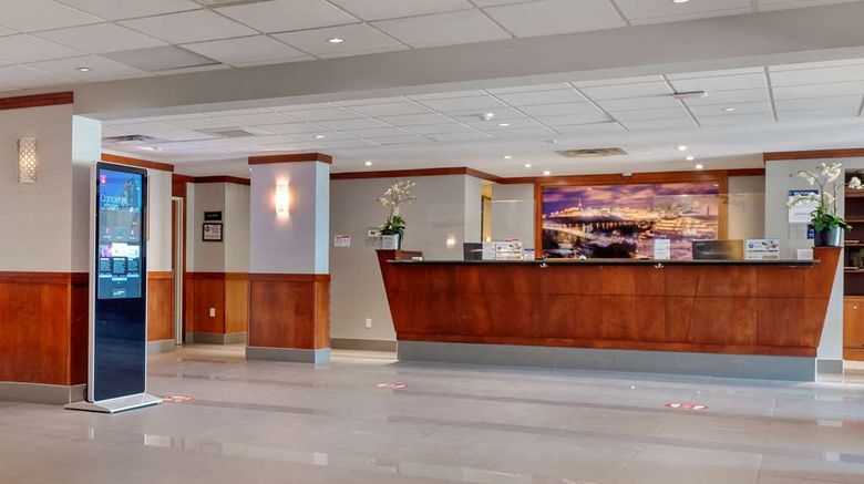<b>Best Western Plus Gatineau-Ottawa Lobby</b>. Images powered by <a href="https://iceportal.shijigroup.com/" title="IcePortal" target="_blank">IcePortal</a>.