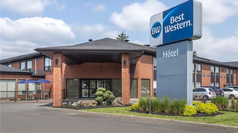 <b>Best Western Hotel Brossard Exterior</b>. Images powered by <a href="https://iceportal.shijigroup.com/" title="IcePortal" target="_blank">IcePortal</a>.