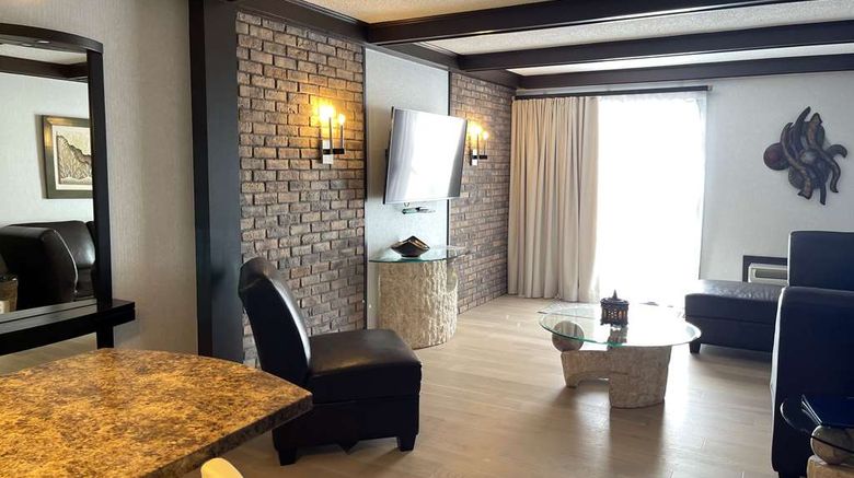 <b>Best Western Universel Drummondville Suite</b>. Images powered by <a href="https://iceportal.shijigroup.com/" title="IcePortal" target="_blank">IcePortal</a>.