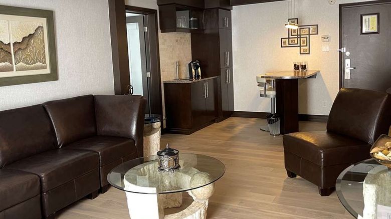 <b>Best Western Universel Drummondville Suite</b>. Images powered by <a href="https://iceportal.shijigroup.com/" title="IcePortal" target="_blank">IcePortal</a>.