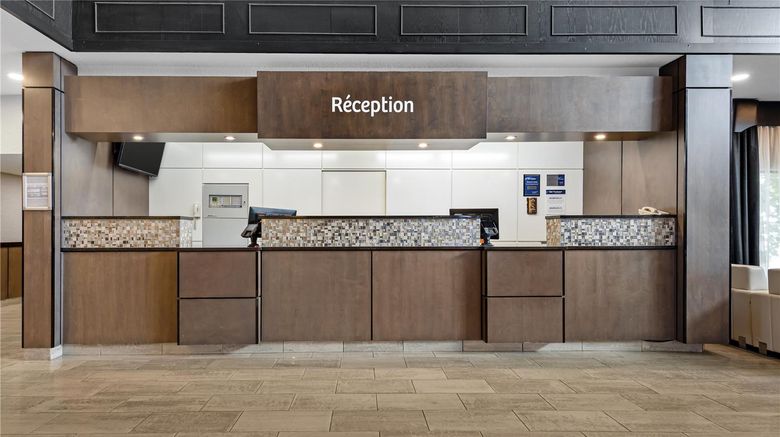 <b>Best Western Universel Drummondville Lobby</b>. Images powered by <a href="https://iceportal.shijigroup.com/" title="IcePortal" target="_blank">IcePortal</a>.