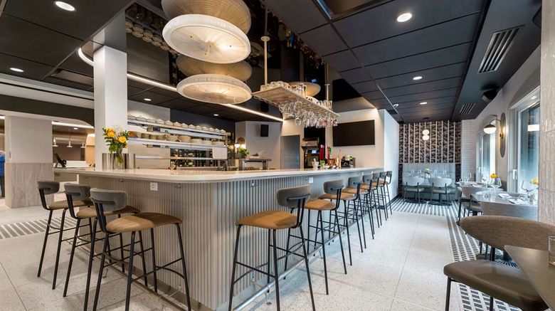 <b>Le Saint Edouard Restaurant</b>. Images powered by <a href="https://iceportal.shijigroup.com/" title="IcePortal" target="_blank">IcePortal</a>.