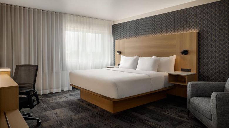 <b>Le Saint Edouard Room</b>. Images powered by <a href="https://iceportal.shijigroup.com/" title="IcePortal" target="_blank">IcePortal</a>.