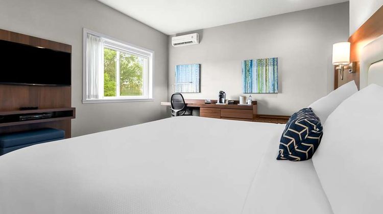 Best Western Plus Hotel Mont-Laurier Room