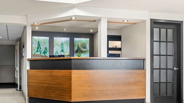 Best Western Plus Hotel Mont-Laurier Lobby