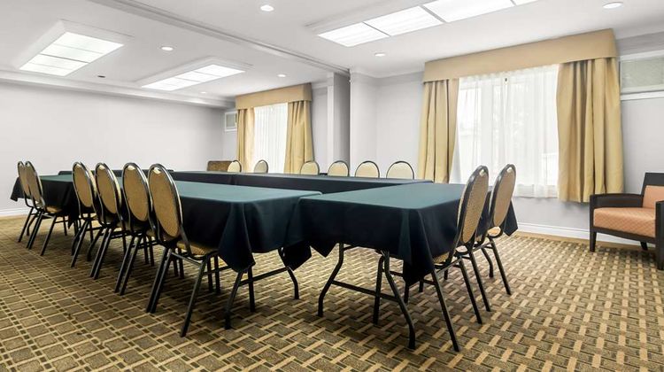 Best Western Plus Hotel Mont-Laurier Meeting