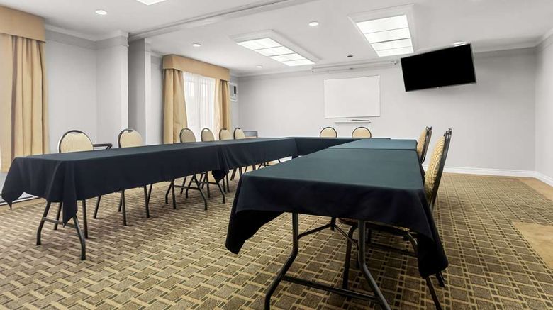 <b>Best Western Plus Hotel Mont-Laurier Meeting</b>. Images powered by <a href="https://iceportal.shijigroup.com/" title="IcePortal" target="_blank">IcePortal</a>.