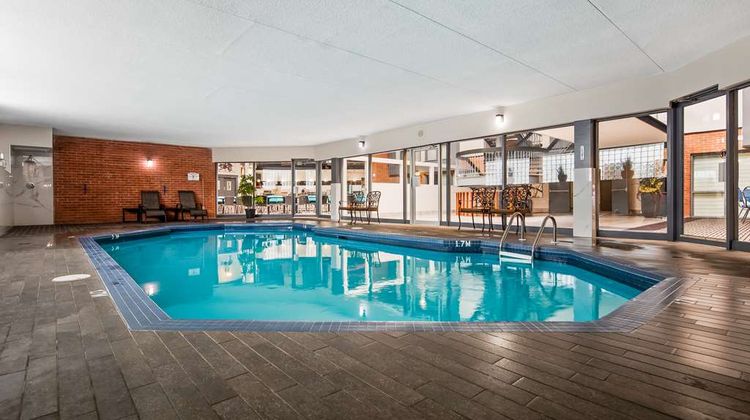 Best Western Laval-Montreal Pool