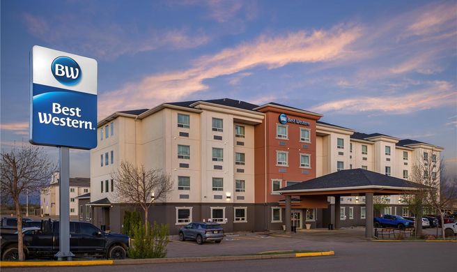 Best Western Plus Estevan Inn & Suites Exterior