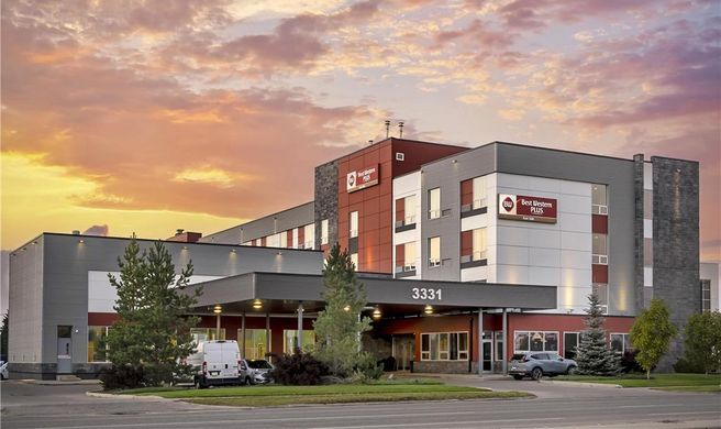 Best Western Plus East Side Exterior