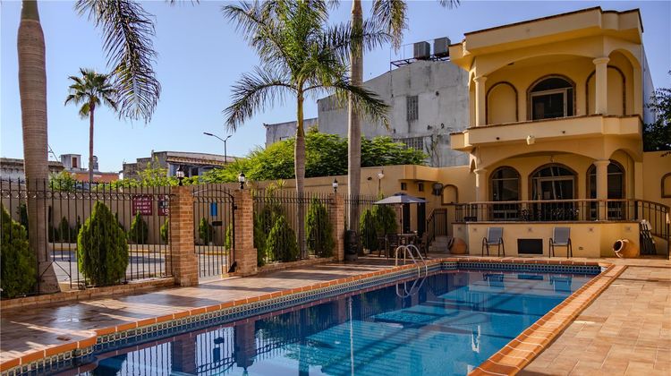 Best Western Hotel Plaza Matamoros Pool