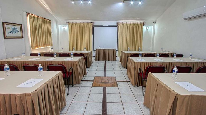 <b>Best Western Posada Chahue Meeting</b>. Images powered by <a href="https://iceportal.shijigroup.com/" title="IcePortal" target="_blank">IcePortal</a>.