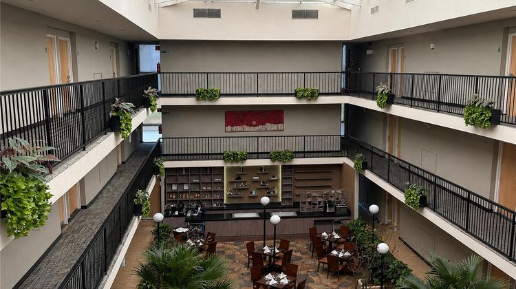 Best Western Plus Monterrey Airport Restaurant