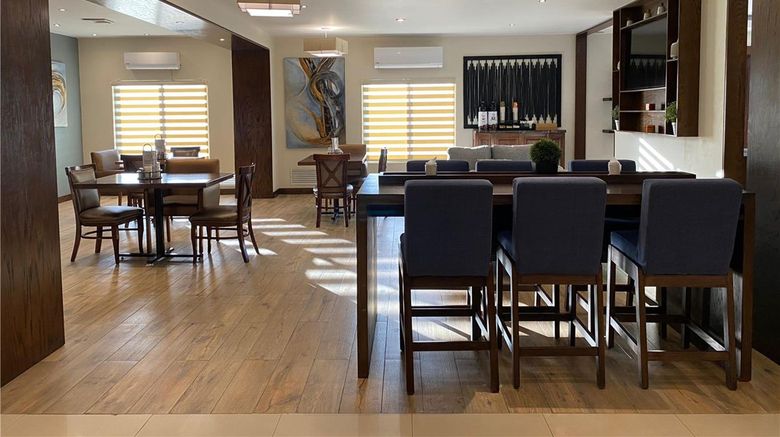 <b>Best Western Cumbres Aeropuerto Restaurant</b>. Images powered by <a href="https://iceportal.shijigroup.com/" title="IcePortal" target="_blank">IcePortal</a>.