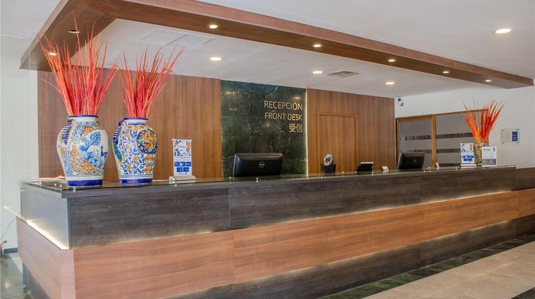 <b>Best Western Plus Plaza Florida & Tower Lobby</b>. Images powered by <a href="https://iceportal.shijigroup.com/" title="IcePortal" target="_blank">IcePortal</a>.