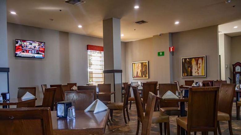 <b>Best Western Premier Monterrey Airport Restaurant</b>. Images powered by <a href="https://iceportal.shijigroup.com/" title="IcePortal" target="_blank">IcePortal</a>.
