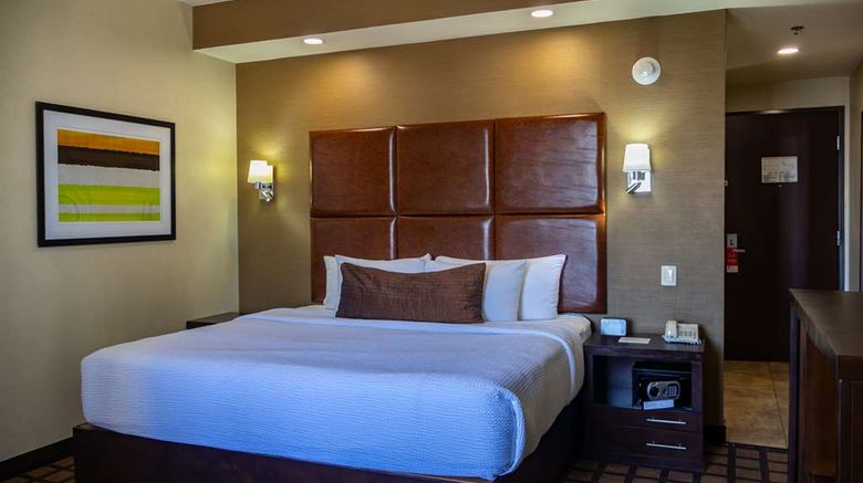<b>Best Western Premier Monterrey Airport Room</b>. Images powered by <a href="https://iceportal.shijigroup.com/" title="IcePortal" target="_blank">IcePortal</a>.