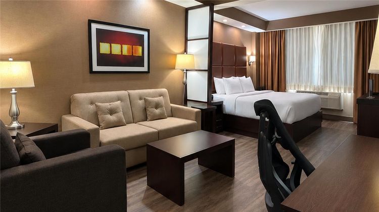 Best Western Premier Monterrey Airport Suite