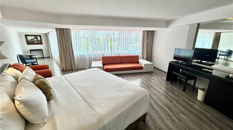 <b>Best Western Plus Gran Hotel Morelia Suite</b>. Images powered by <a href="https://iceportal.shijigroup.com/" title="IcePortal" target="_blank">IcePortal</a>.