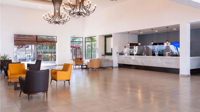 <b>Best Western Las Mercedes Airport Lobby</b>. Images powered by <a href="https://iceportal.shijigroup.com/" title="IcePortal" target="_blank">IcePortal</a>.