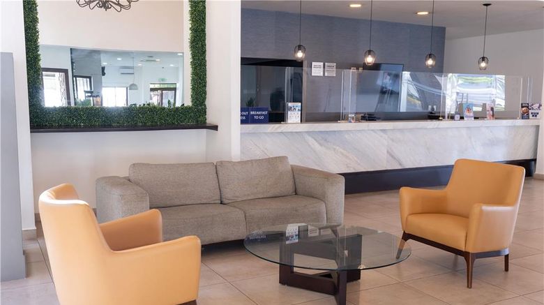 <b>Best Western Las Mercedes Airport Lobby</b>. Images powered by <a href="https://iceportal.shijigroup.com/" title="IcePortal" target="_blank">IcePortal</a>.