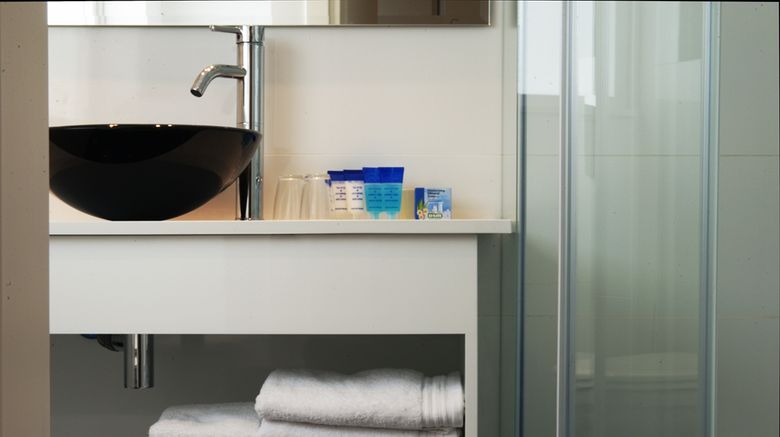 <b>Best Western Regency Suites Hotel Suite</b>. Images powered by <a href="https://iceportal.shijigroup.com/" title="IcePortal" target="_blank">IcePortal</a>.