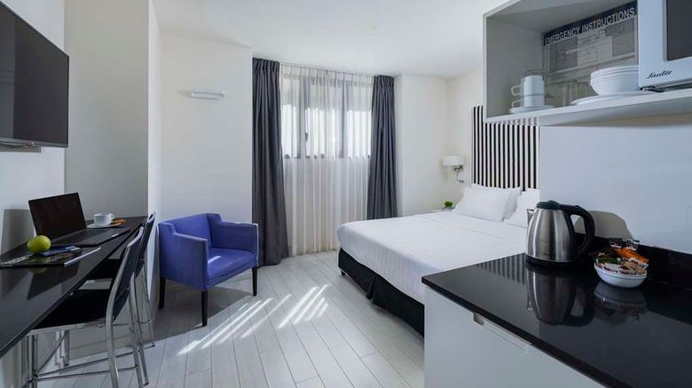<b>Best Western Regency Suites Hotel Room</b>. Images powered by <a href="https://iceportal.shijigroup.com/" title="IcePortal" target="_blank">IcePortal</a>.