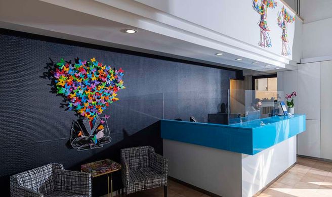 Best Western Regency Suites Hotel Lobby