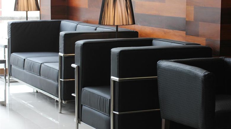 Best Western Elyon Colombo Lobby. Images powered by <a href="https://iceportal.shijigroup.com" target="_blank" rel="noopener">Ice Portal</a>.