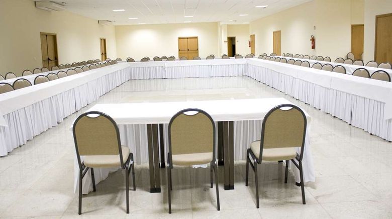 <b>Best Western Suites Le Jardin Meeting</b>. Images powered by <a href="https://iceportal.shijigroup.com/" title="IcePortal" target="_blank">IcePortal</a>.