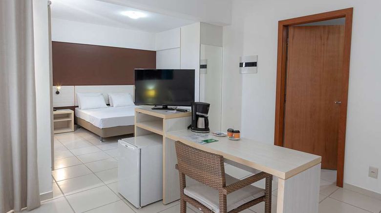<b>Best Western Suites Le Jardin Room</b>. Images powered by <a href="https://iceportal.shijigroup.com/" title="IcePortal" target="_blank">IcePortal</a>.