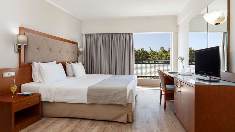 <b>Best Western Plus Hotel Plaza Room</b>. Images powered by <a href="https://iceportal.shijigroup.com/" title="IcePortal" target="_blank">IcePortal</a>.