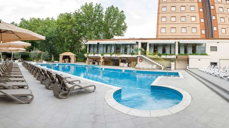 <b>Best Western Congress Hotel Pool</b>. Images powered by <a href="https://iceportal.shijigroup.com/" title="IcePortal" target="_blank">IcePortal</a>.