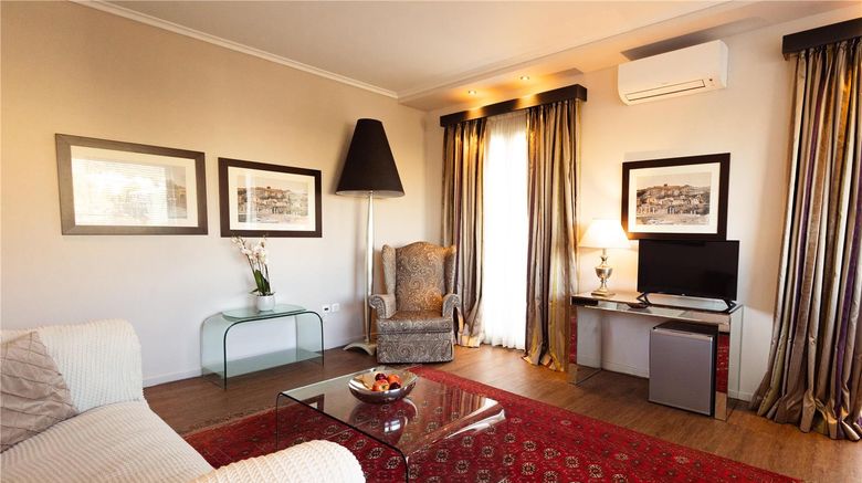 <b>Best Western Plus Embassy Hotel Suite</b>. Images powered by <a href="https://iceportal.shijigroup.com/" title="IcePortal" target="_blank">IcePortal</a>.
