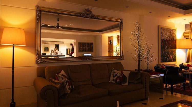 Best Western Plus Embassy Hotel Lobby