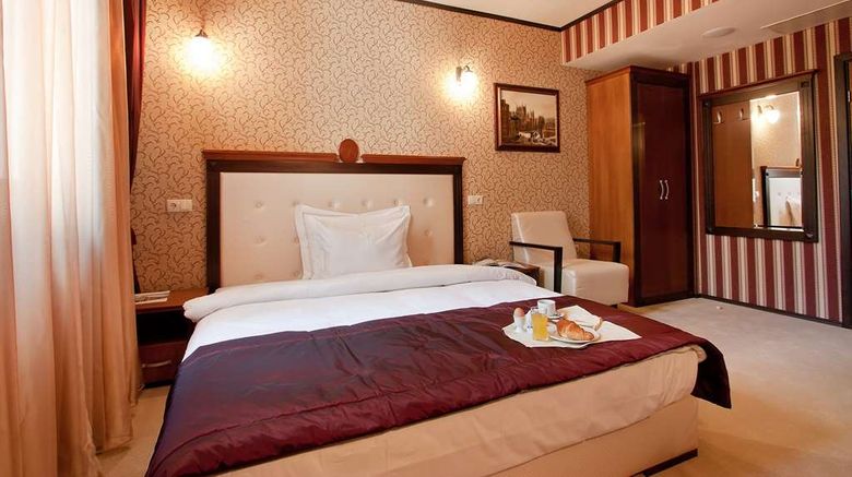 <b>Best Western Plus Bristol Hotel Room</b>. Images powered by <a href="https://iceportal.shijigroup.com/" title="IcePortal" target="_blank">IcePortal</a>.