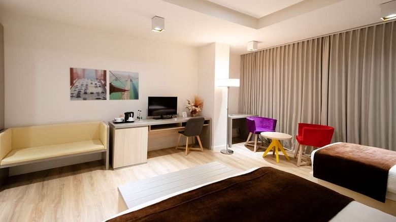 <b>Best Western Premier Ark Hotel Room</b>. Images powered by <a href="https://iceportal.shijigroup.com/" title="IcePortal" target="_blank">IcePortal</a>.