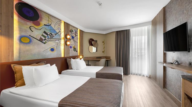 Best Western Plus Khan Hotel Room