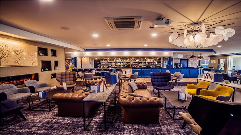 <b>Swindon Blunsdon House, BW Premier Restaurant</b>. Images powered by <a href="https://iceportal.shijigroup.com/" title="IcePortal" target="_blank">IcePortal</a>.