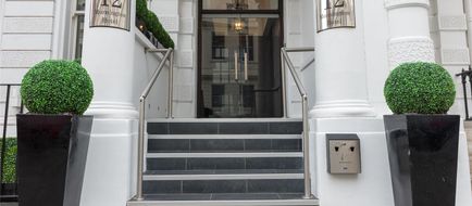 The Resident Soho Exterior