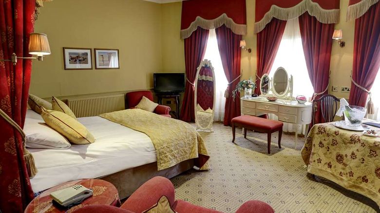 <b>York Pavillion Hotel Room</b>. Images powered by <a href="https://iceportal.shijigroup.com/" title="IcePortal" target="_blank">IcePortal</a>.