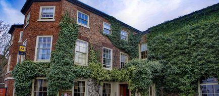 York Pavillion Hotel Exterior