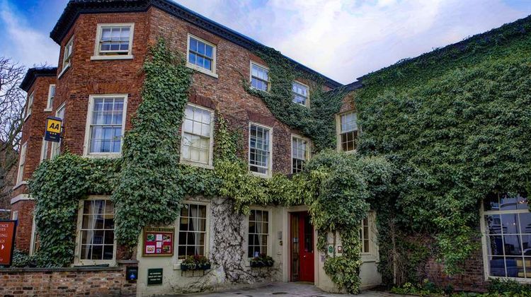 York Pavillion Hotel Exterior