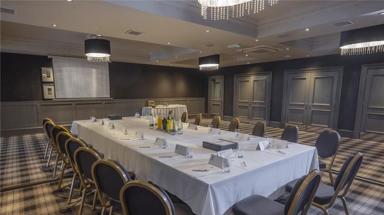 <b>Eglinton Arms Hotel, Premier Collection Meeting</b>. Images powered by <a href="https://iceportal.shijigroup.com/" title="IcePortal" target="_blank">IcePortal</a>.
