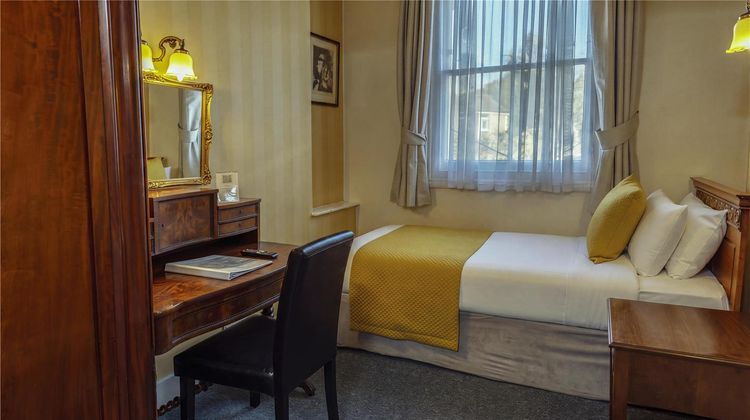 Best Western Swiss Cottage Hotel Room