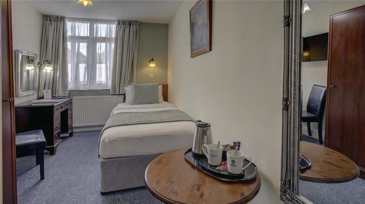 Best Western Swiss Cottage Hotel Room