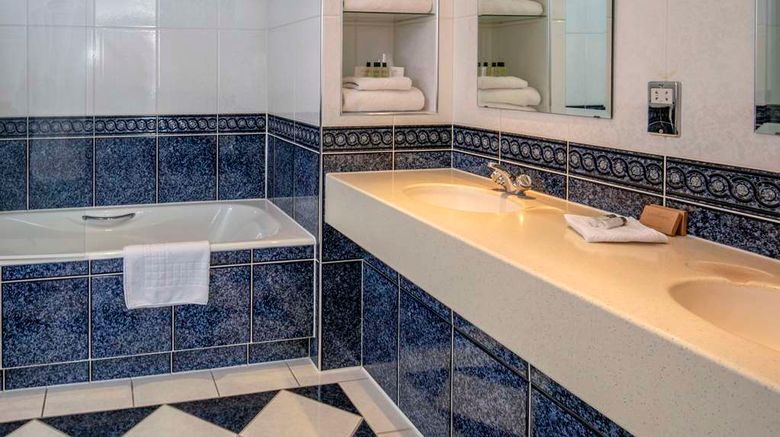 <b>Best Western Heath Court Hotel Suite</b>. Images powered by <a href="https://iceportal.shijigroup.com/" title="IcePortal" target="_blank">IcePortal</a>.
