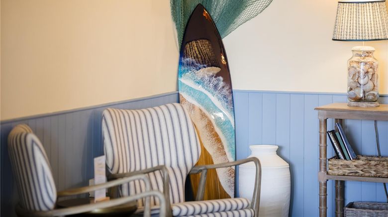 <b>Beachcroft Hotel, BW Signature Collection Lobby</b>. Images powered by <a href="https://iceportal.shijigroup.com/" title="IcePortal" target="_blank">IcePortal</a>.