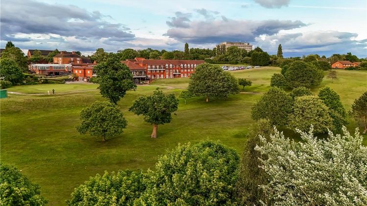Best Western Windmill Village Hotel Golf