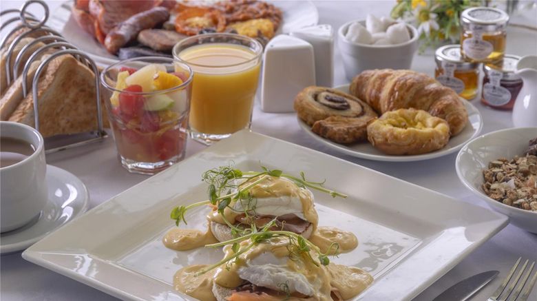 <b>Porth Veor Manor, Sure Hotel Coll by BW Restaurant</b>. Images powered by <a href="https://iceportal.shijigroup.com/" title="IcePortal" target="_blank">IcePortal</a>.